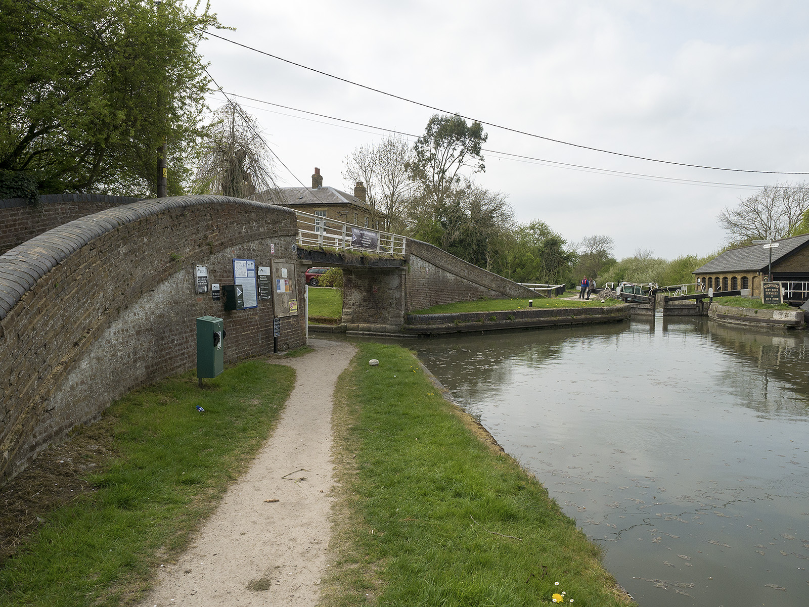 Start of the Wendover Arm at Bulbourne junction