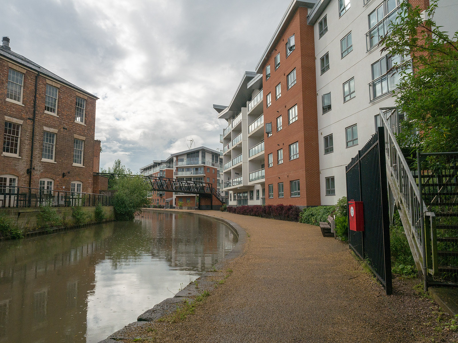 Wolverton  - new housing at the canalside