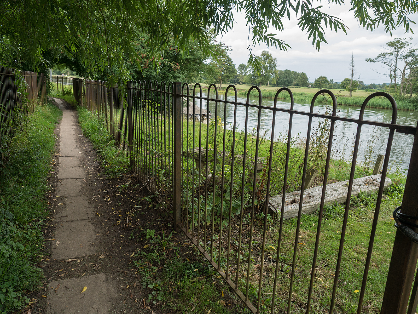More private riverside areas in Wallingford