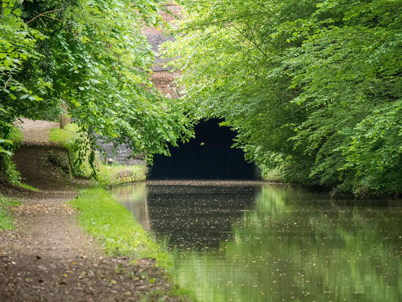 Approaching the eastern entrance to the Braunston tunnel